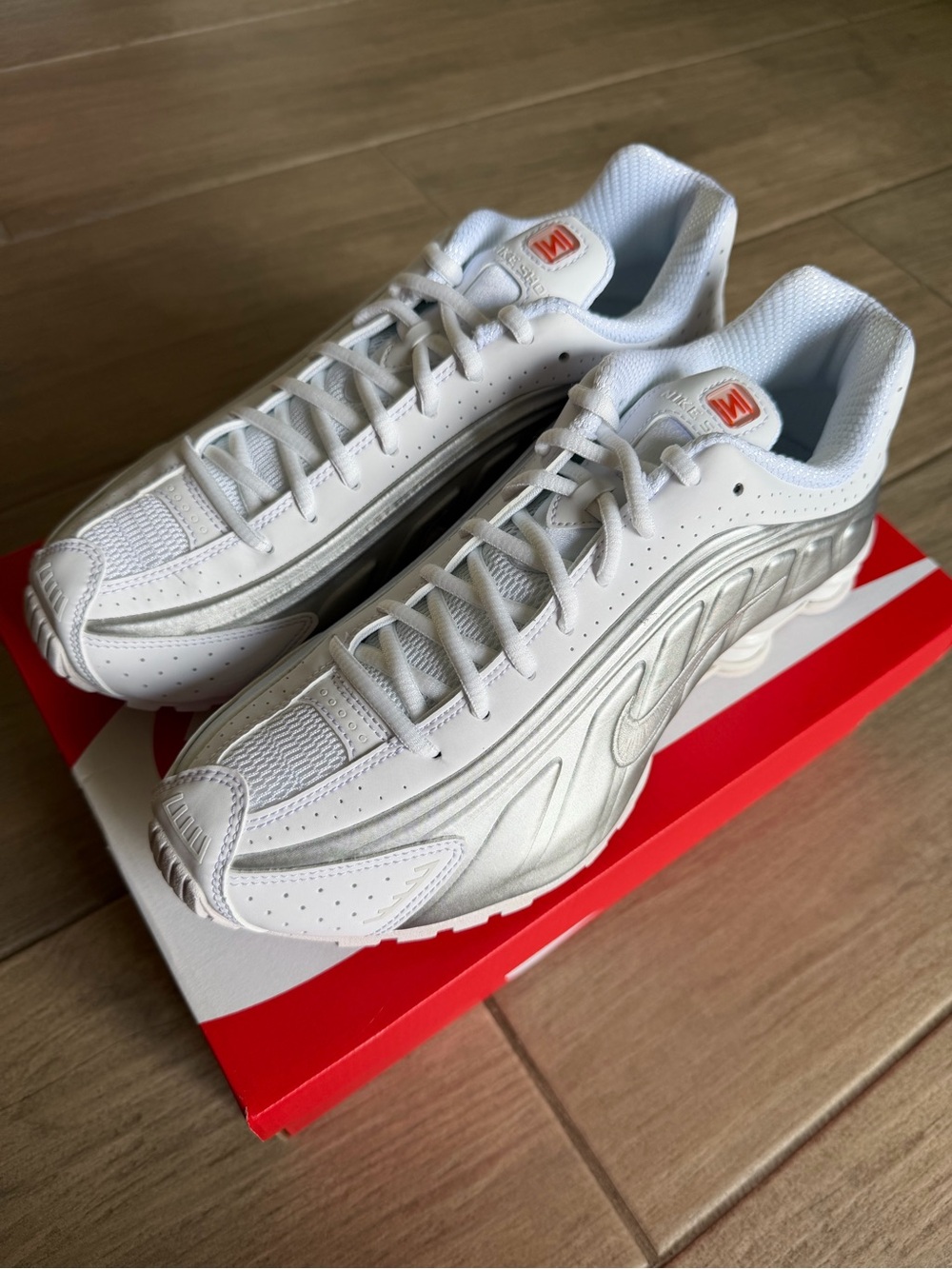 Nike Shox R4